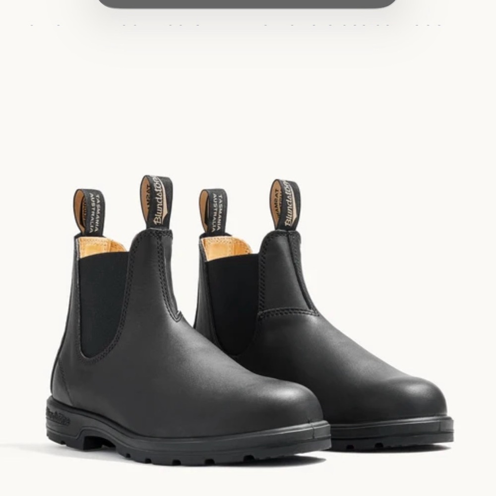 Blundstone Chelsea Boots- new